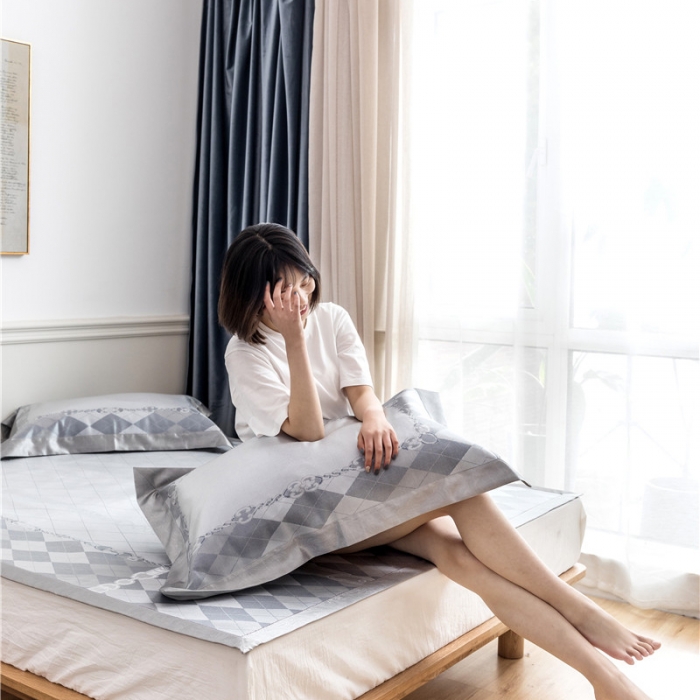 91家纺网 家纺一手货源 找家纺 时年家纺 2019新款凉席冰丝席冰露丝提花款 菱形罗格