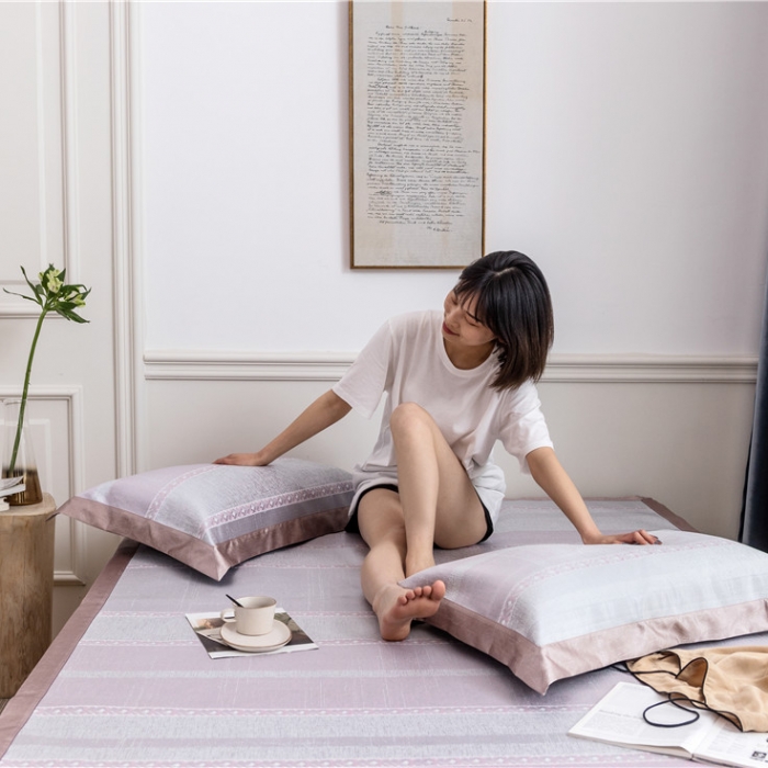 91家纺网 家纺一手货源 找家纺 时年家纺 2019新款凉席冰丝席冰露丝提花款 马赛条纹-粉