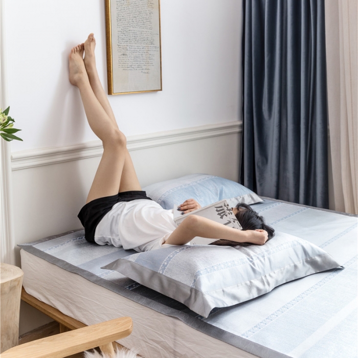 91家纺网 家纺一手货源 找家纺 时年家纺 2019新款凉席冰丝席冰露丝提花款 马赛条纹-蓝