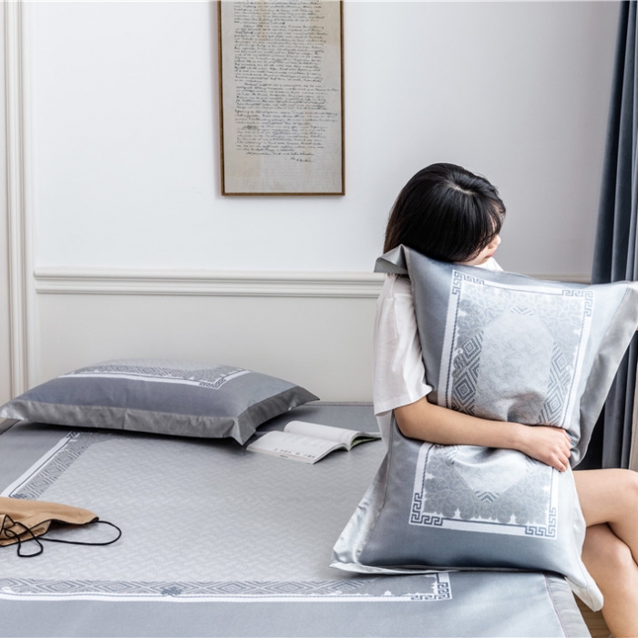 91家纺网 家纺一手货源 找家纺 时年家纺 2019新款凉席冰丝席冰露丝提花款 图腾印象-银