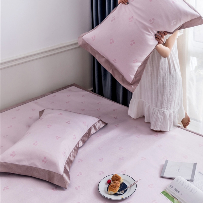 91家纺网 家纺一手货源 找家纺 时年家纺 2019新款凉席冰丝席冰露丝提花款 樱桃-粉