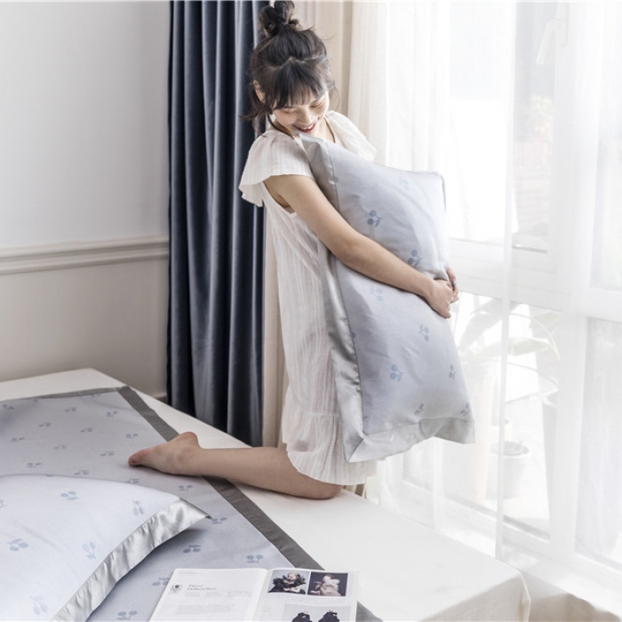 91家纺网 家纺一手货源 找家纺 时年家纺 2019新款凉席冰丝席冰露丝提花款 樱桃-蓝