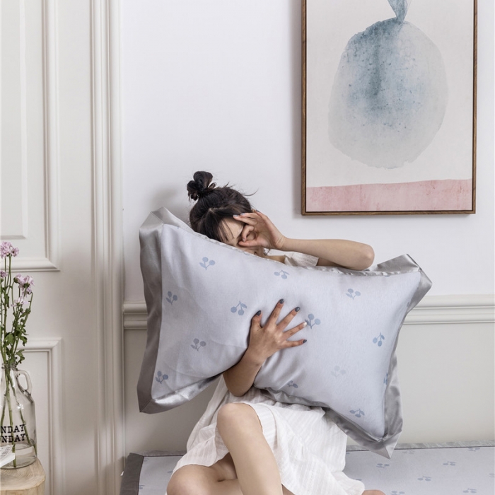 91家纺网 家纺一手货源 找家纺 时年家纺 2019新款凉席冰丝席冰露丝提花款 樱桃-蓝