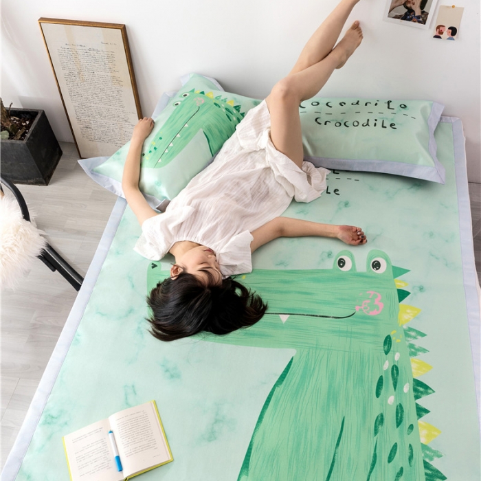 91家纺网 家纺一手货源 找家纺 时年家纺 2019新款凉席冰丝席冰露丝印花款 鳄鱼君