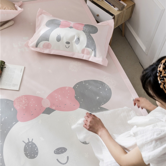 91家纺网 家纺一手货源 找家纺 时年家纺 2019新款凉席冰丝席水洗养生席 Mini女孩