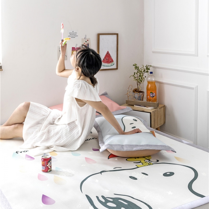 91家纺网 家纺一手货源 找家纺 时年家纺 2019新款凉席冰丝席水洗养生席 彩虹雨