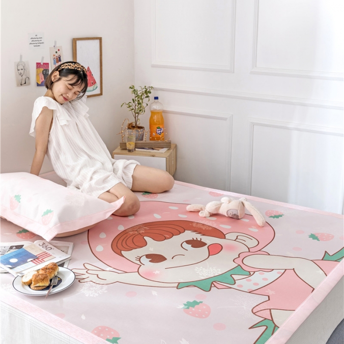 91家纺网 家纺一手货源 找家纺 时年家纺 2019新款凉席冰丝席水洗养生席 草莓女孩