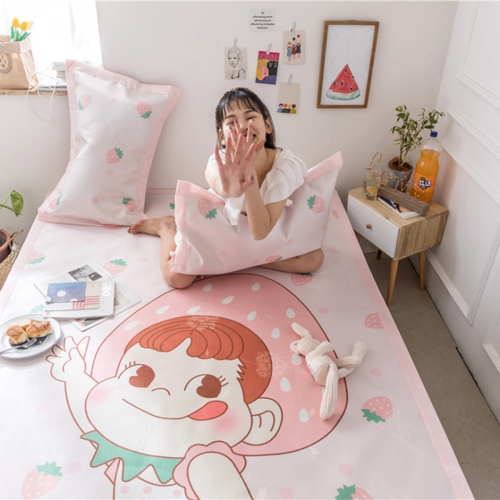 91家纺网 家纺一手货源 找家纺 时年家纺 2019新款凉席冰丝席水洗养生席 草莓女孩