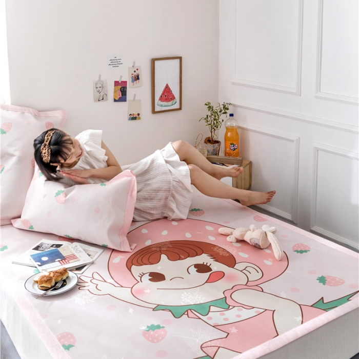 91家纺网 家纺一手货源 找家纺 时年家纺 2019新款凉席冰丝席水洗养生席 草莓女孩