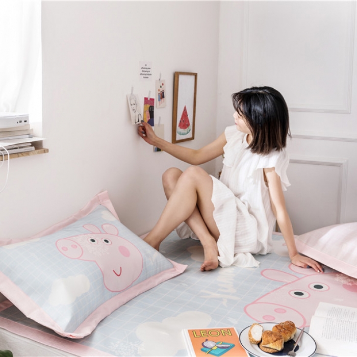 91家纺网 家纺一手货源 找家纺 时年家纺 2019新款凉席冰丝席水洗养生席 佩奇小猪