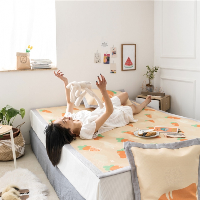 91家纺网 家纺一手货源 找家纺 时年家纺 2019新款凉席冰丝席水洗养生席 胡萝卜