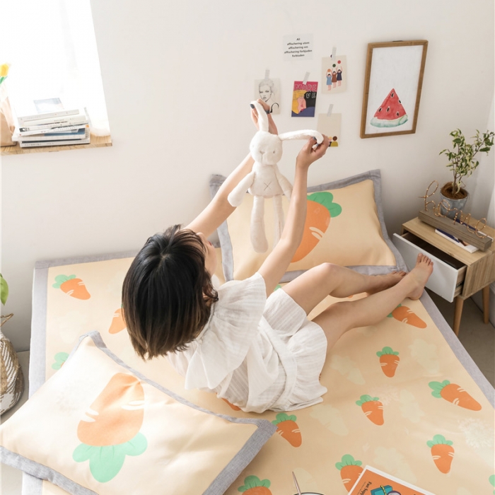 91家纺网 家纺一手货源 找家纺 时年家纺 2019新款凉席冰丝席水洗养生席 胡萝卜