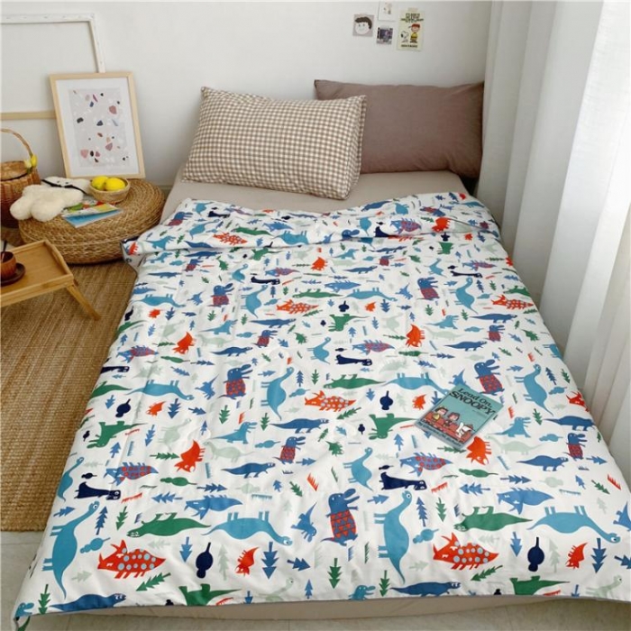 91家纺网 家纺一手货源 找家纺 时年家纺 2019新款全棉羽丝卡通夏被 小小恐龙