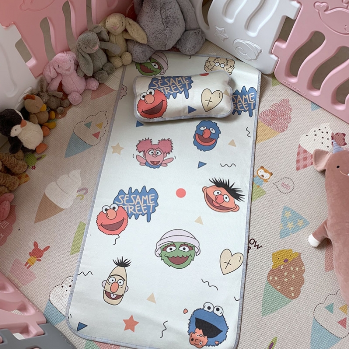 91家纺网 家纺一手货源 找家纺 时年冰露丝婴童席60*120+枕套（送荞麦枕头）实拍芝麻宝贝