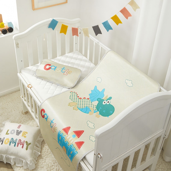 91家纺网 家纺一手货源 找家纺 时年冰露丝婴童席60*120+枕套（送荞麦枕头）棚拍恐龙宝宝