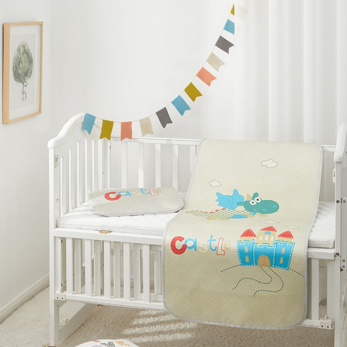 91家纺网 家纺一手货源 找家纺 时年冰露丝婴童席60*120+枕套（送荞麦枕头）棚拍恐龙宝宝