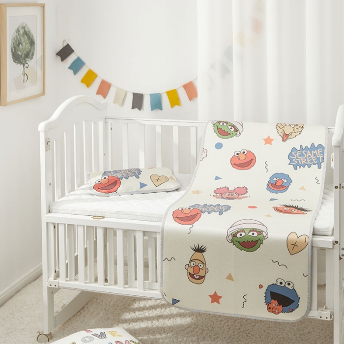 91家纺网 家纺一手货源 找家纺 时年冰露丝婴童席60*120+枕套（送荞麦枕头）棚拍芝麻宝贝