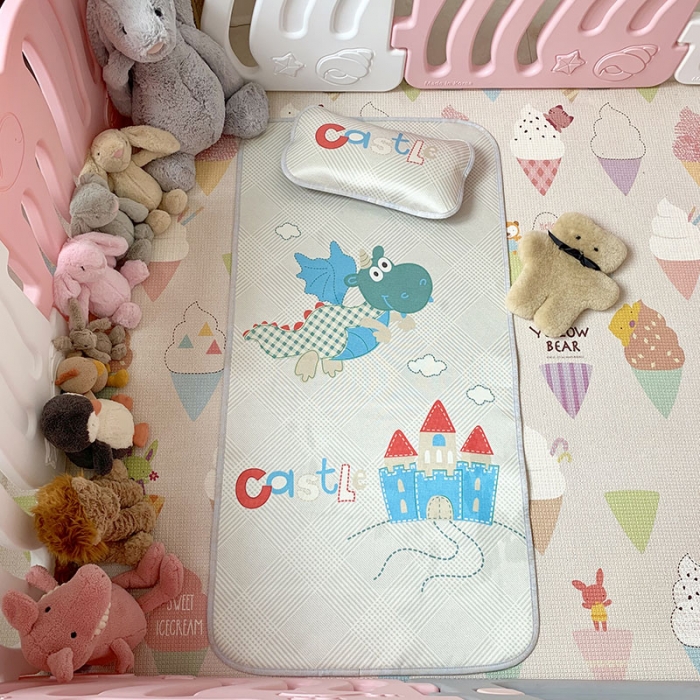 91家纺网 家纺一手货源 找家纺 时年冰露丝婴童席60*120+枕套（送荞麦枕头）实拍恐龙宝宝