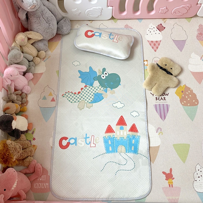 91家纺网 家纺一手货源 找家纺 时年冰露丝婴童席60*120+枕套（送荞麦枕头）实拍恐龙宝宝