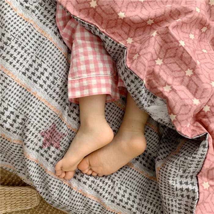 91家纺网 家纺一手货源 找家纺 时年 2019全棉小可爱四件套 格纹星星