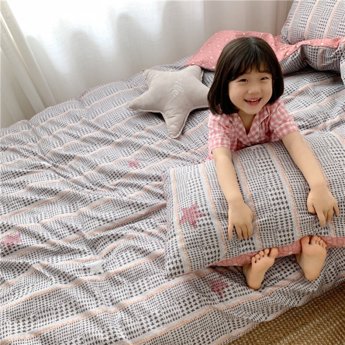 91家纺网 家纺一手货源 找家纺 时年 2019全棉小可爱四件套 格纹星星