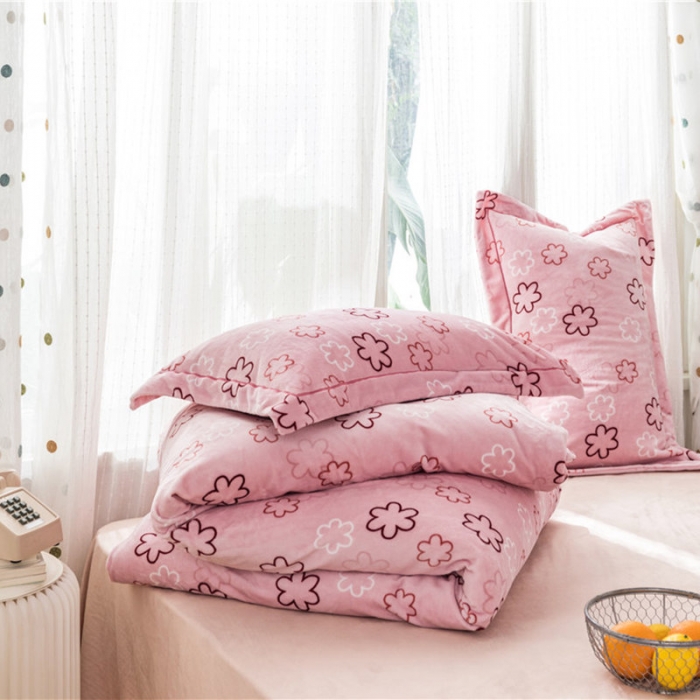 91家纺网 家纺一手货源 找家纺 时年 2019牛奶绒印花保暖四件套 粉小花