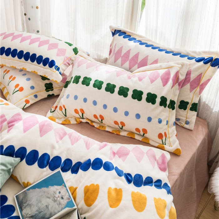 91家纺网 家纺一手货源 找家纺 时年 2019牛奶绒印花保暖四件套 薇薇安-粉