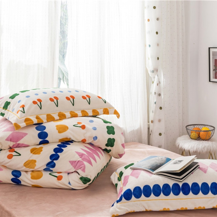 91家纺网 家纺一手货源 找家纺 时年 2019牛奶绒印花保暖四件套 薇薇安-粉