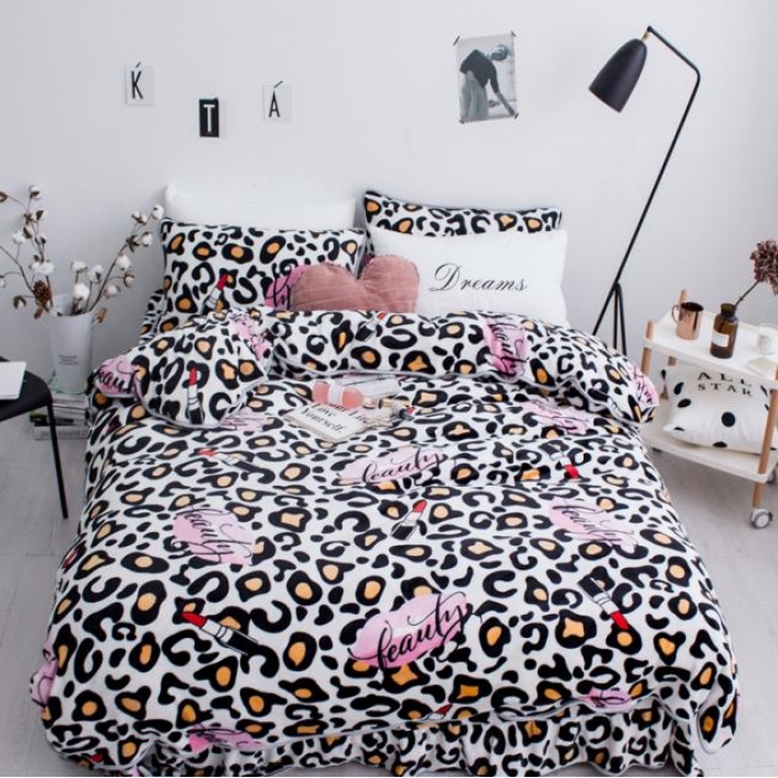 91家纺网 家纺一手货源 找家纺 顾里家纺 加厚保暖牛奶绒套件 豹纹红唇