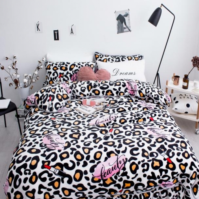 91家纺网 家纺一手货源 找家纺 顾里家纺 加厚保暖牛奶绒套件 豹纹红唇