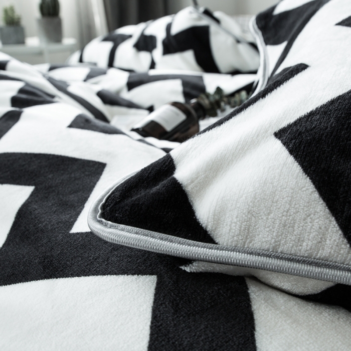 91家纺网 家纺一手货源 找家纺 顾里家纺 加厚保暖牛奶绒套件 波浪