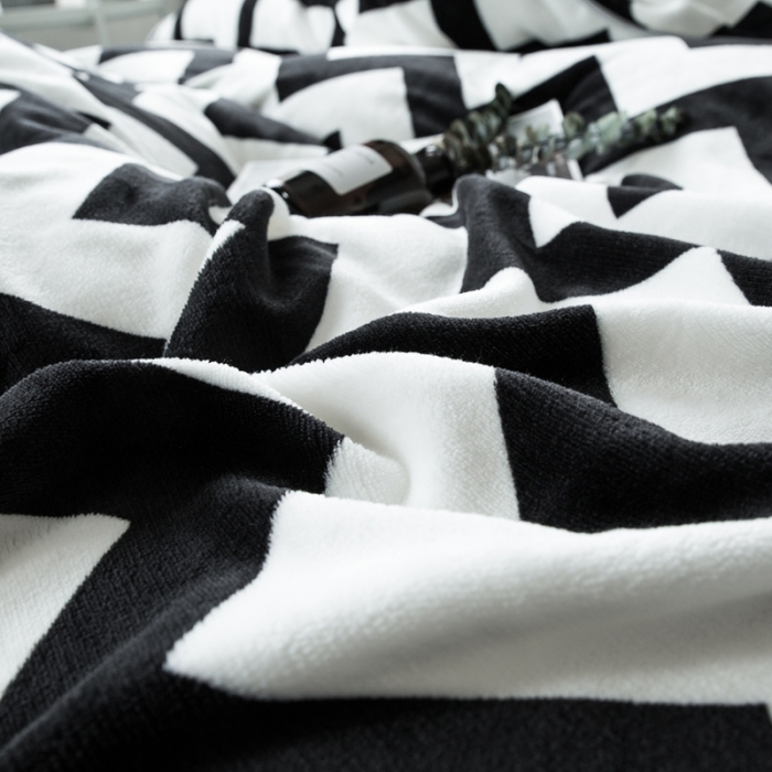 91家纺网 家纺一手货源 找家纺 顾里家纺 加厚保暖牛奶绒套件 波浪