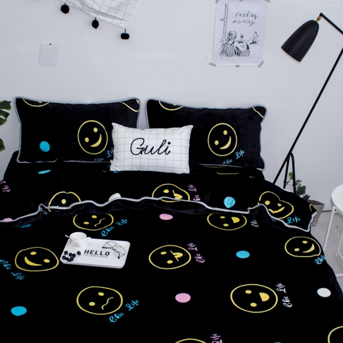 91家纺网 家纺一手货源 找家纺 顾里家纺 加厚保暖牛奶绒套件 chic笑脸