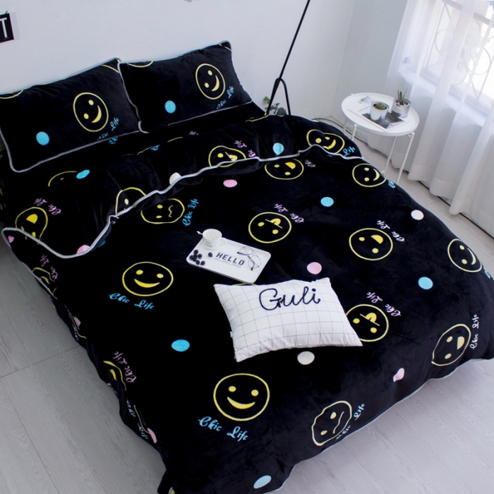 91家纺网 家纺一手货源 找家纺 顾里家纺 加厚保暖牛奶绒套件 chic笑脸