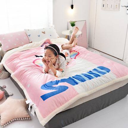 91家纺网 家纺一手货源 找家纺 BOSS 2019儿童加厚款雪花绒保暖冬被被子 炫彩羊驼