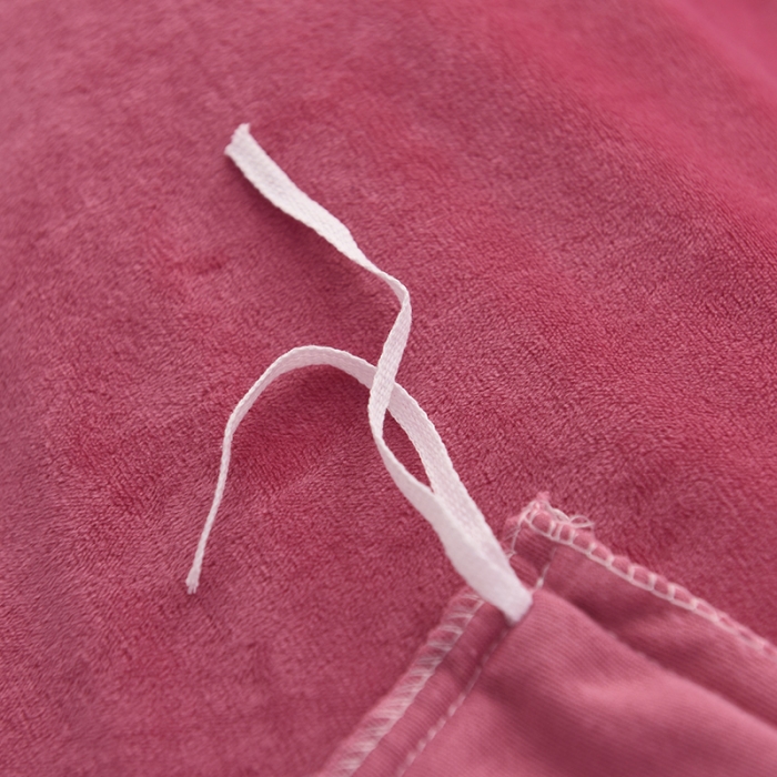 91家纺网 家纺一手货源 找家纺 艾米家居 水晶绒珊瑚绒法莱绒织带运动北欧风四件套玛瑙红