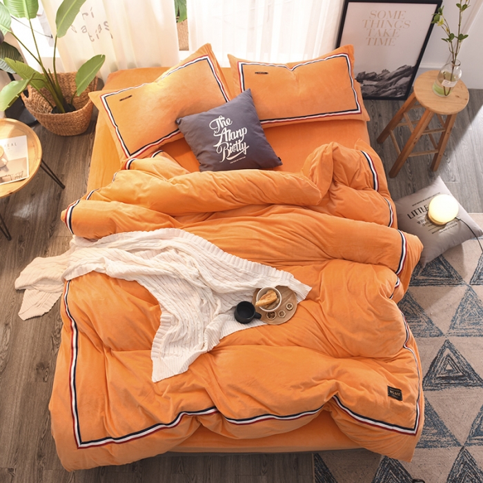 91家纺网 家纺一手货源 找家纺 艾米家居 水晶绒珊瑚绒法莱绒织带运动北欧风四件套活力橙