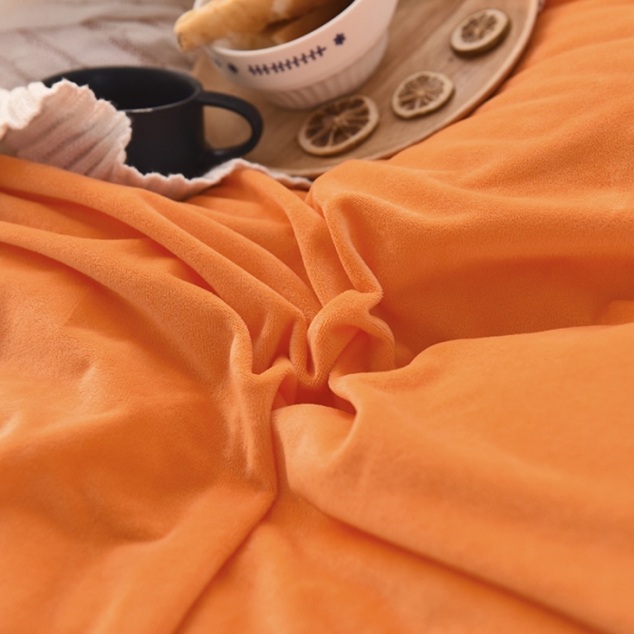 91家纺网 家纺一手货源 找家纺 艾米家居 水晶绒珊瑚绒法莱绒织带运动北欧风四件套活力橙