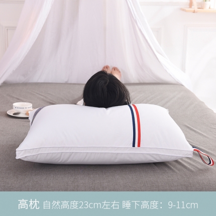 91家纺网 家纺一手货源 找家纺 瑞莉安枕芯 舒柔彩条低中高羽丝绒枕 吊带悬挂带可水洗