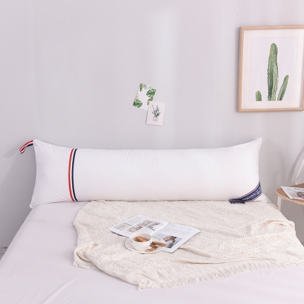 91家纺网 家纺一手货源 找家纺 瑞莉安枕芯 舒柔彩条双人情侣羽丝绒枕 悬挂带可水洗