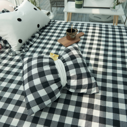 91家纺网 家纺一手货源 找家纺 淑女公社 毛巾绣水洗棉四件套床裙款 遇见-圆点黑白格