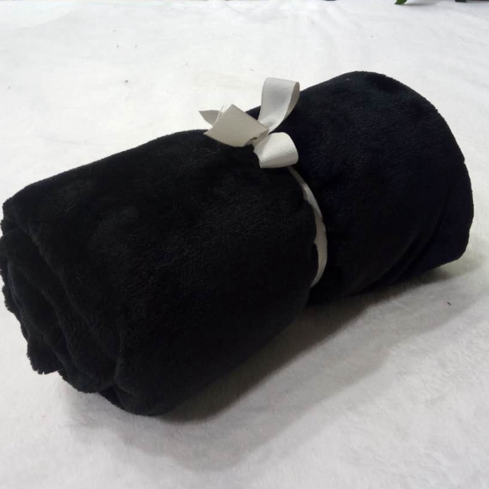 91家纺网 家纺一手货源 找家纺 处理库存赠品素色小毯子加厚纯色法莱绒卷边绒毯50条起批