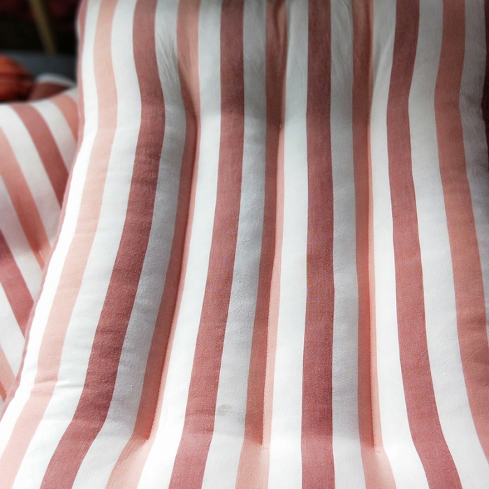 91家纺网 家纺一手货源 找家纺 赛格时代家居 无印良品全棉水洗枕芯（红色）