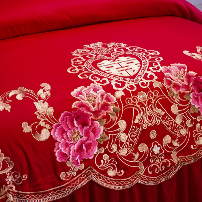 91家纺网 家纺一手货源 找家纺 慕她婚庆四件套大红色刺绣花全棉纯棉结婚六八十多件套花蔓喜多