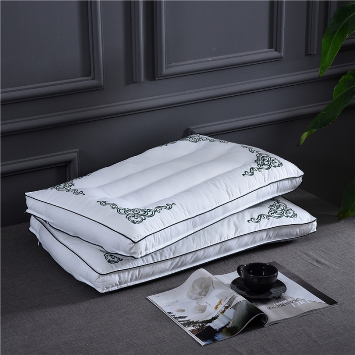 91家纺网 家纺一手货源 找家纺 赛格时代家居 全棉刺绣定型羽丝绒枕芯（绿色）