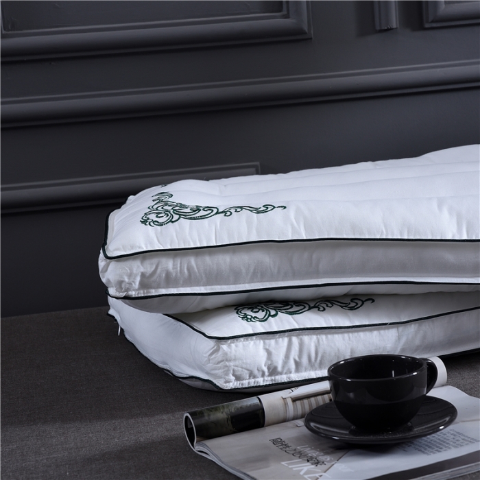 91家纺网 家纺一手货源 找家纺 赛格时代家居 全棉刺绣定型羽丝绒枕芯（绿色）