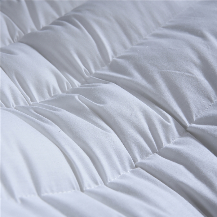 91家纺网 家纺一手货源 找家纺 赛格时代家居 全棉刺绣定型羽丝绒枕芯（绿色）