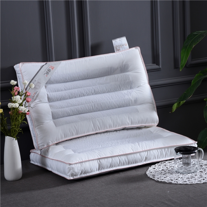 91家纺网 家纺一手货源 找家纺 赛格时代家居 全棉简约定型羽丝绒枕（决明子）