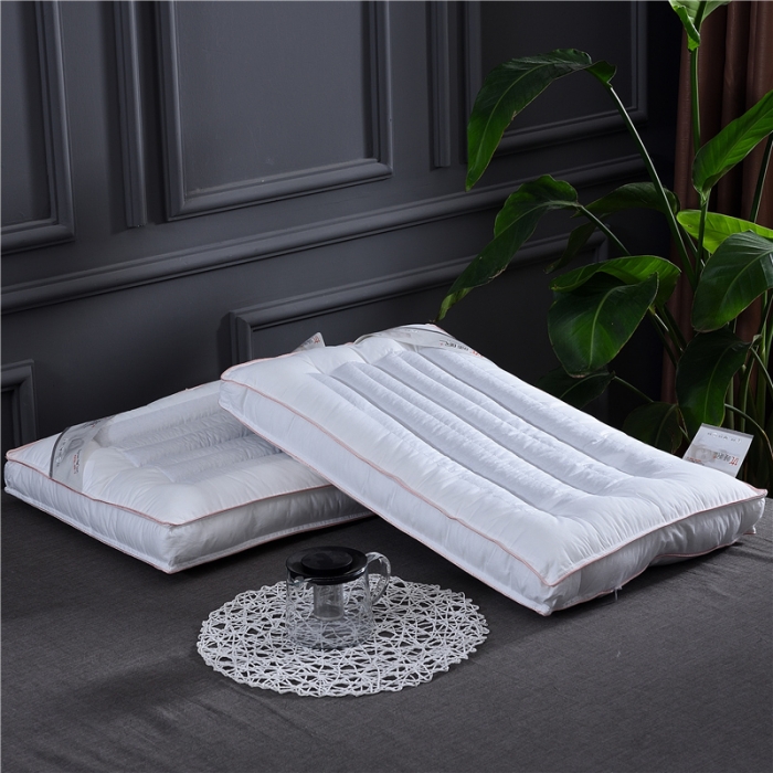 91家纺网 家纺一手货源 找家纺 赛格时代家居 全棉简约定型羽丝绒枕（决明子）