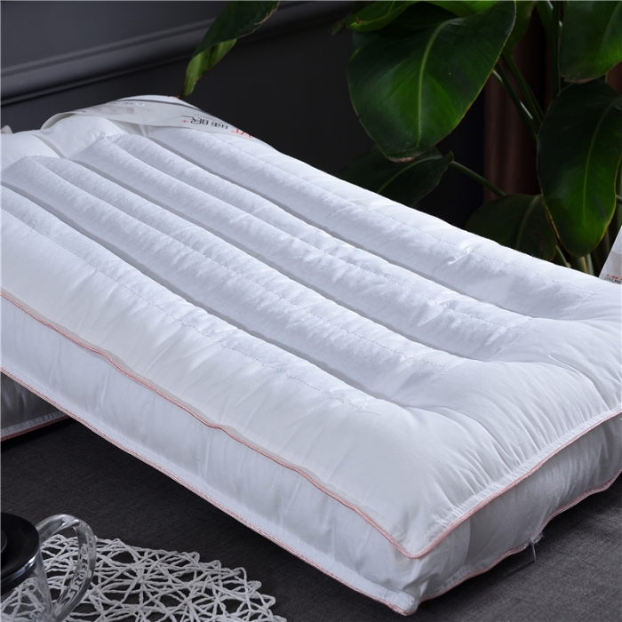 91家纺网 家纺一手货源 找家纺 赛格时代家居 全棉简约定型羽丝绒枕（决明子）